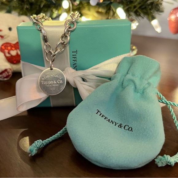 Tiffany & Co. Jewelry - Tiffany and Co. Round Return To Tiffany Bracelet with Packaging!